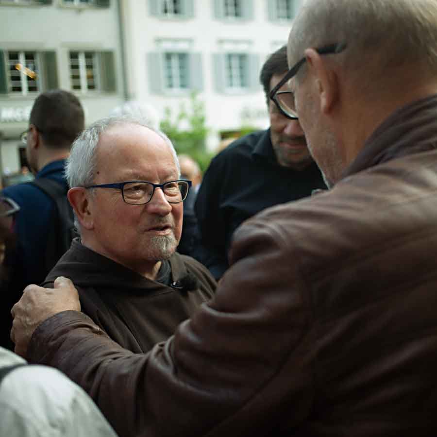 Mariä Geburt fliegen Kapuziner und Schwalben furt